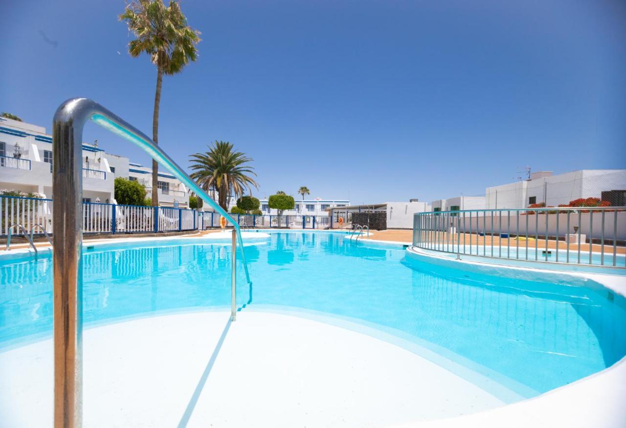 Atalaya 1st Floor Poolside Apartment Puerto del Carmen  Buitenkant foto